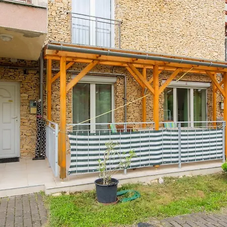 Apartment Vadvirag Apartman *