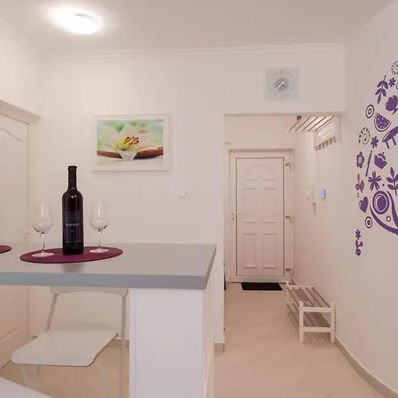 Vadvirag Apartman *